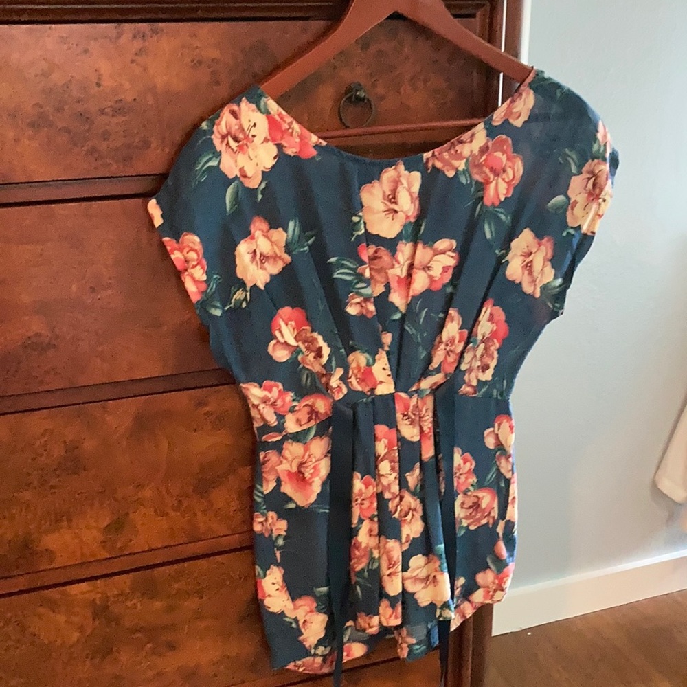 Forever 21 floral top